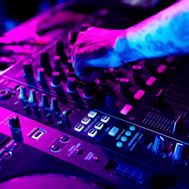 Tantrwm-Digital-Media-Vox-Pop-Video-Production-Company-Cardiff-London-Wales-Live-Music-Production